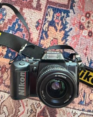 Fotocamera con pellicola Nikon F-401s