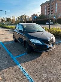 Lancia Ypsilon con soli 8900 km leggi descrizione