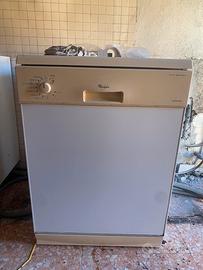 🧼 Lavastoviglie Whirlpool - 25€