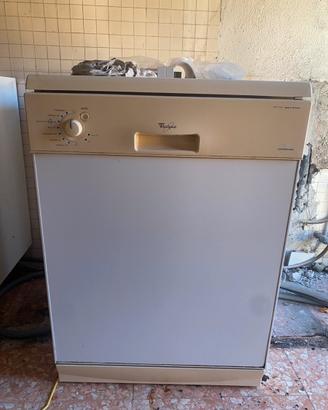 🧼 Lavastoviglie Whirlpool - 25€