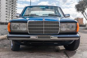 MERCEDES 200
