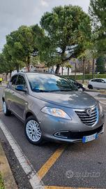 13.900Km Lancia Ypsilon