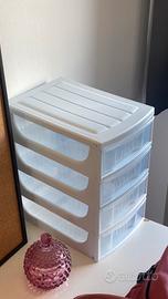 Mini cassettiera per trucchi