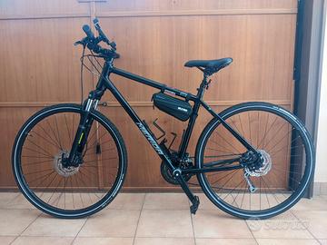 Bici ibrida da trekking Merida + accessori