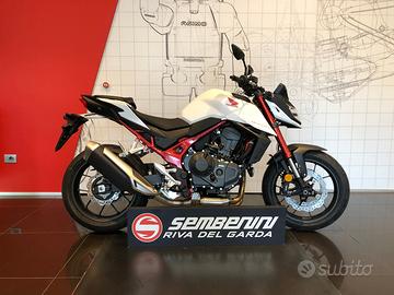 Honda Hornet CB750 Pearl White