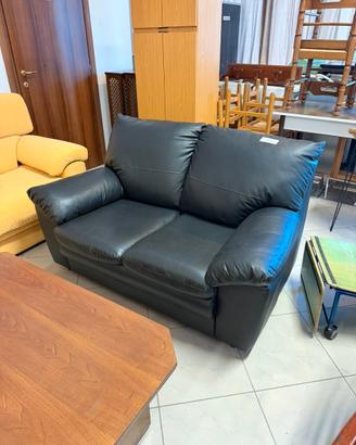 DIVANO IN PELLE A 2 POSTI