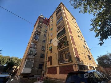 4 LOCALI A NAPOLI