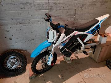 Mini motocross