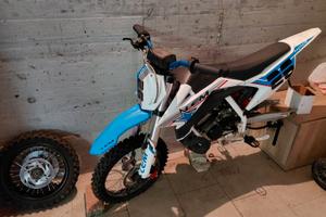 Mini motocross