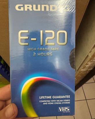 Videocassette nuove GRUNDIG e CD nuovi