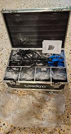 8 fari Led a batteria 6x18W RGBWAUV + Flight Case