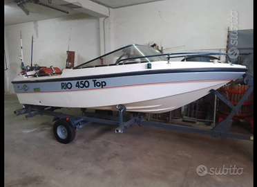 Barca motore e carrello