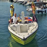 Barca per Parasailing