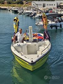 Barca per Parasailing