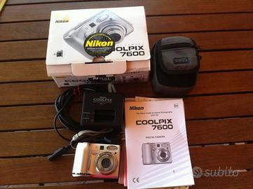 macchina fotografica NIKON COLPIX 7600
