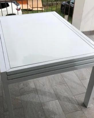 tavolo moderno in vetro