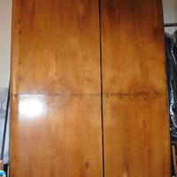 Armadio in radica dimensioni cm 117 x 52x  h.84