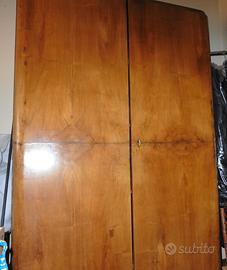 Armadio in radica dimensioni cm 117 x 52x  h.84