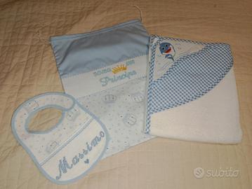  coordinato bavaglino,sacca cambio e accappatoio 
