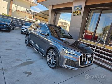 Audi Q7 50 TDI quattro tiptronic S line 7 posti