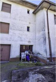Immobile in asta di 103 m² con 4 locali e box auto
