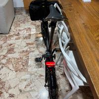 Bici Brompton pieghevole con pedalata assistita
