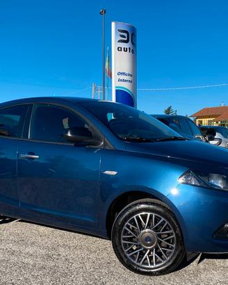 Lancia Ypsilon 1.0 FireFly 5 porte S&S Hybrid Gold