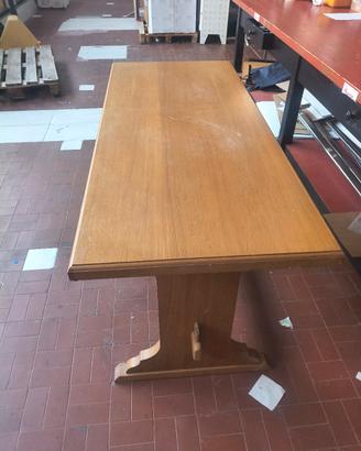 Tavolo in legno 