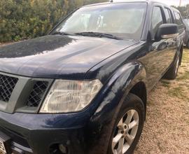 Nissan Navara 2.5 dCi 190CV 4 porte Double Cab LE