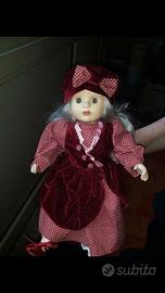 Bambola di porcellana da collezione