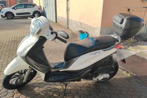 scooter piaggio Medley 