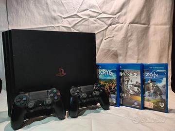 PS4 PRO 1TERABYTE + 2 DUALSHOCK + 3 GIOCHI