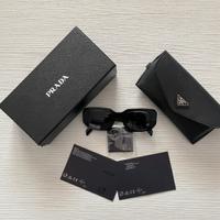 Occhiali da sole Prada da donna neri - Set complet