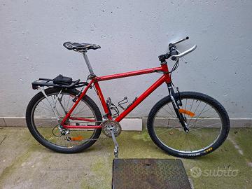 Bici mountain bike vintage in alluminio Cannondale