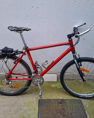 Bici mountain bike vintage in alluminio Cannondale
