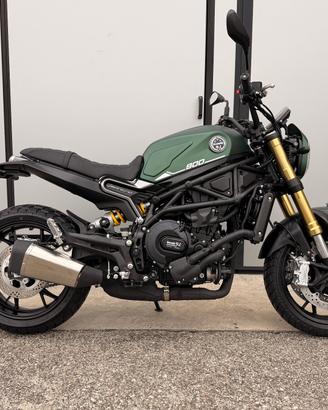 Benelli Leoncino 800