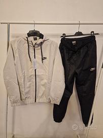 Tuta Nike Air max nuova