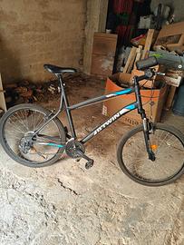 2 Mountain bike Rockrider e Atala
