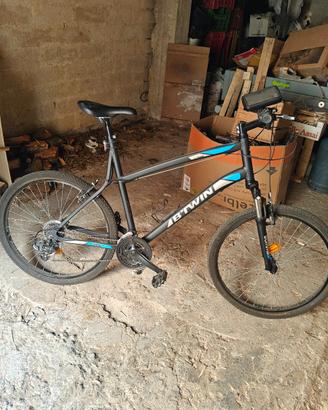 2 Mountain bike Rockrider e Atala