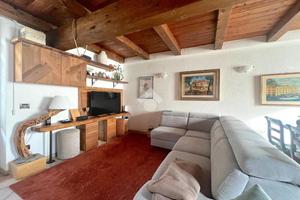 CASA SEMINDIPENDENTE A OULX