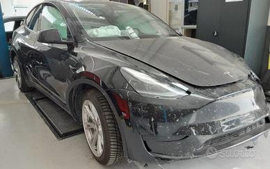 Tesla da riparare, 2024