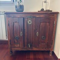 Credenza con ghiacciaia