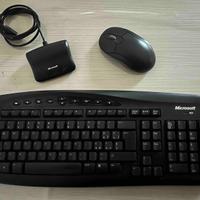 Tastiera e mouse wireless