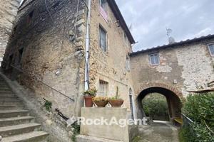 TERRRATETTO DA RISTRUTTURARE