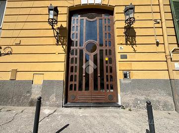 3 LOCALI A NAPOLI