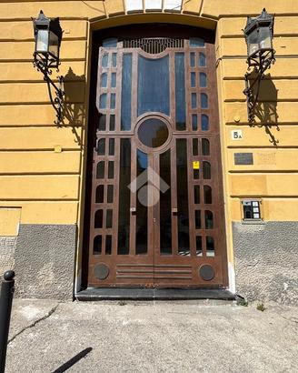 3 LOCALI A NAPOLI