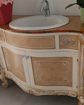 Mobile pregato bagno