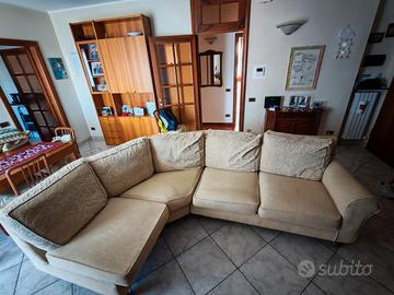 Divano angolare in tessuto