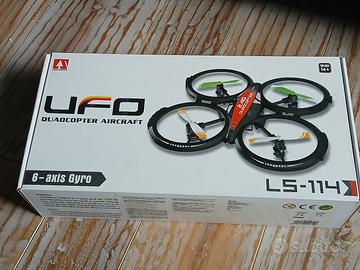 drone giocattolo
