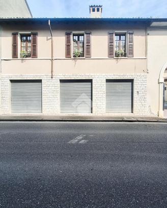 NEGOZIO A PONTEVICO